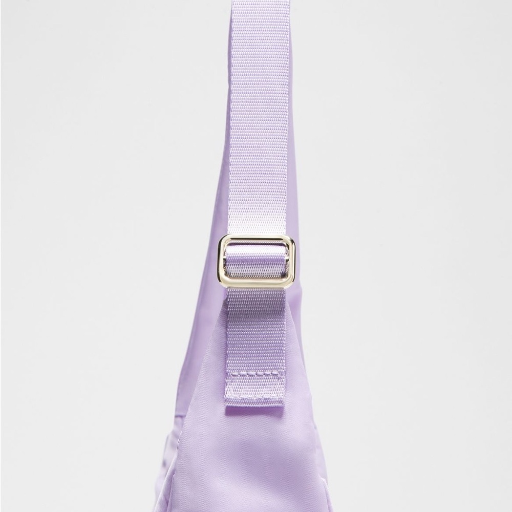 Lululemon City Essentials Shoulder Bag 4L Lavender Frost NWT - Picture 4 of 16